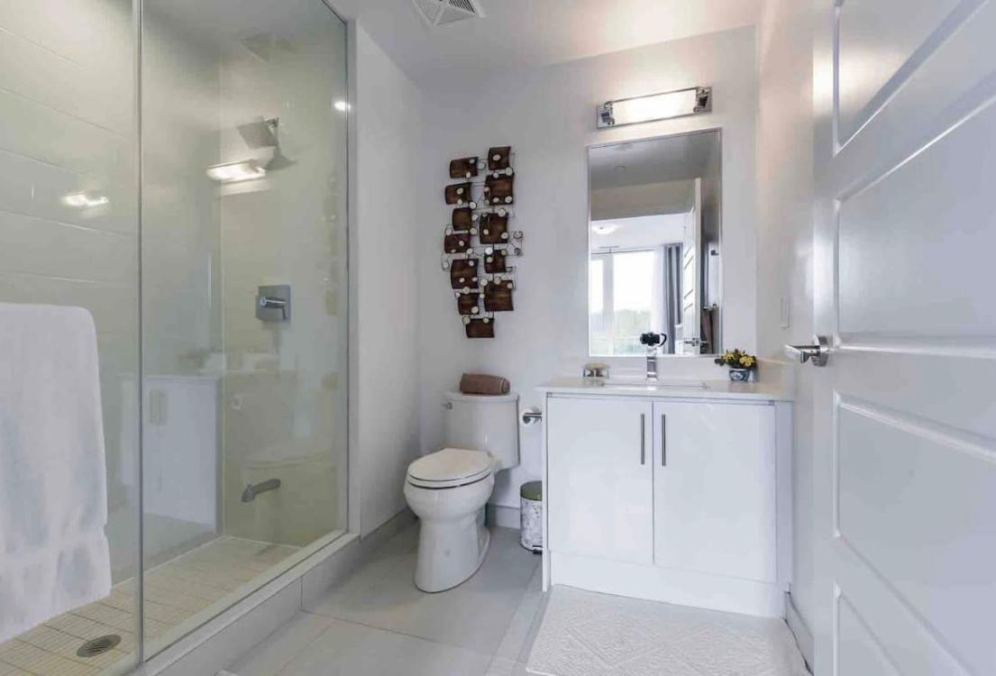 Aquarius 2 Bedroom Condo Friday Harbour Innisfil Εξωτερικό φωτογραφία