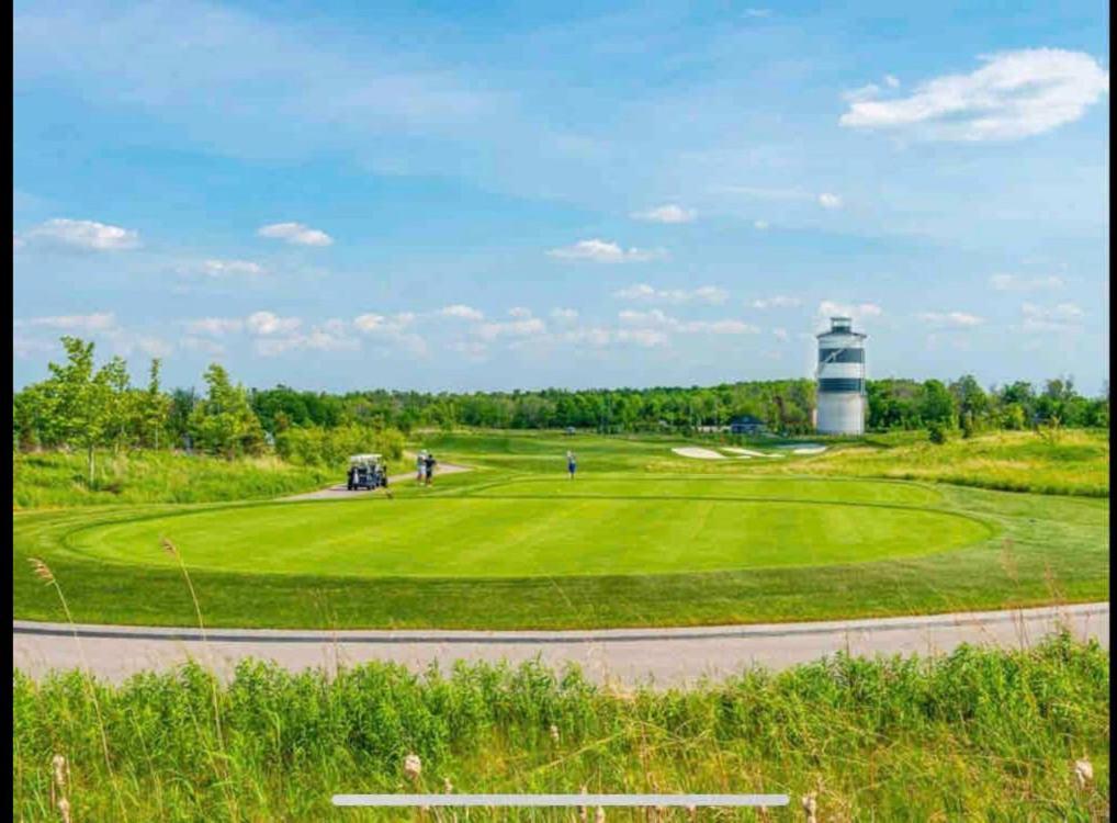 Aquarius 2 Bedroom Condo Friday Harbour Innisfil Εξωτερικό φωτογραφία