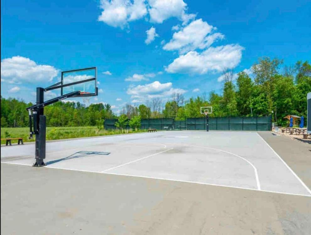 Aquarius 2 Bedroom Condo Friday Harbour Innisfil Εξωτερικό φωτογραφία