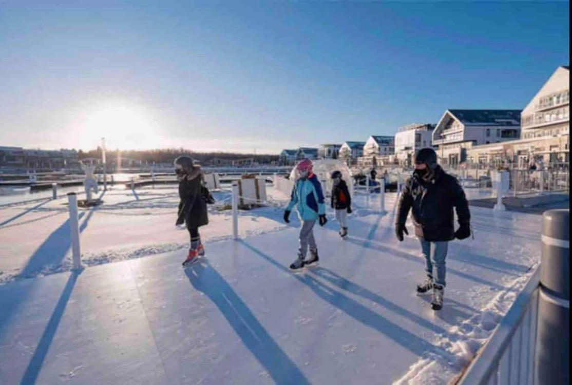 Aquarius 2 Bedroom Condo Friday Harbour Innisfil Εξωτερικό φωτογραφία