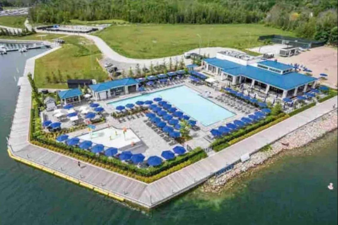 Aquarius 2 Bedroom Condo Friday Harbour Innisfil Εξωτερικό φωτογραφία