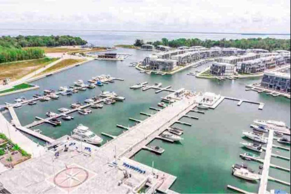 Aquarius 2 Bedroom Condo Friday Harbour Innisfil Εξωτερικό φωτογραφία