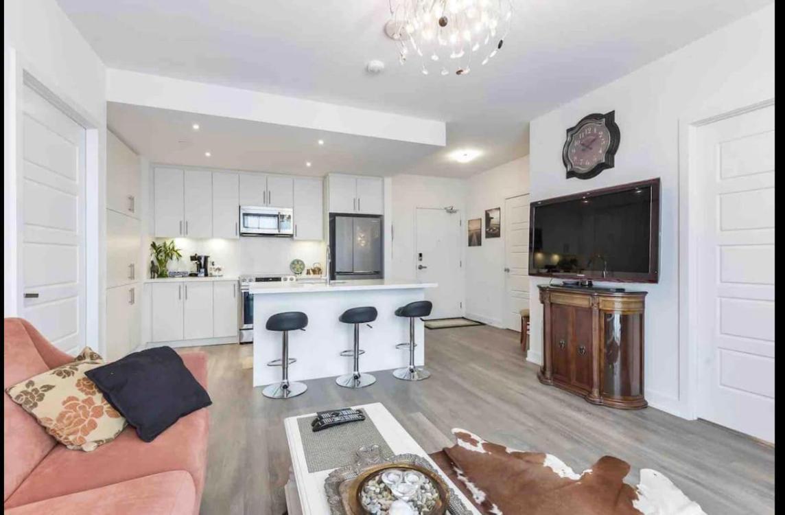 Aquarius 2 Bedroom Condo Friday Harbour Innisfil Εξωτερικό φωτογραφία